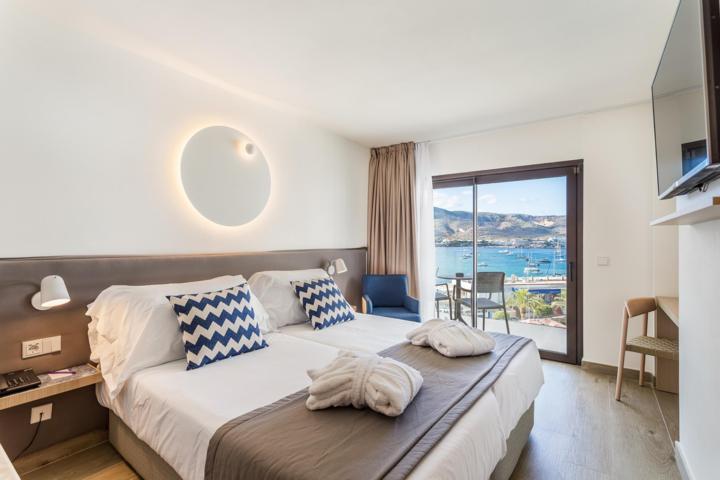 Doble Vista Mar Con Terraza Privada & Jacuzzi - 2 Adultos